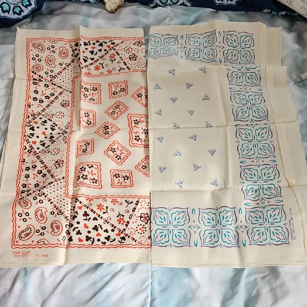 Vintage 1970's Set of 2 Bandanas